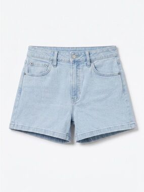 High Rise Mom Short - Light Denim